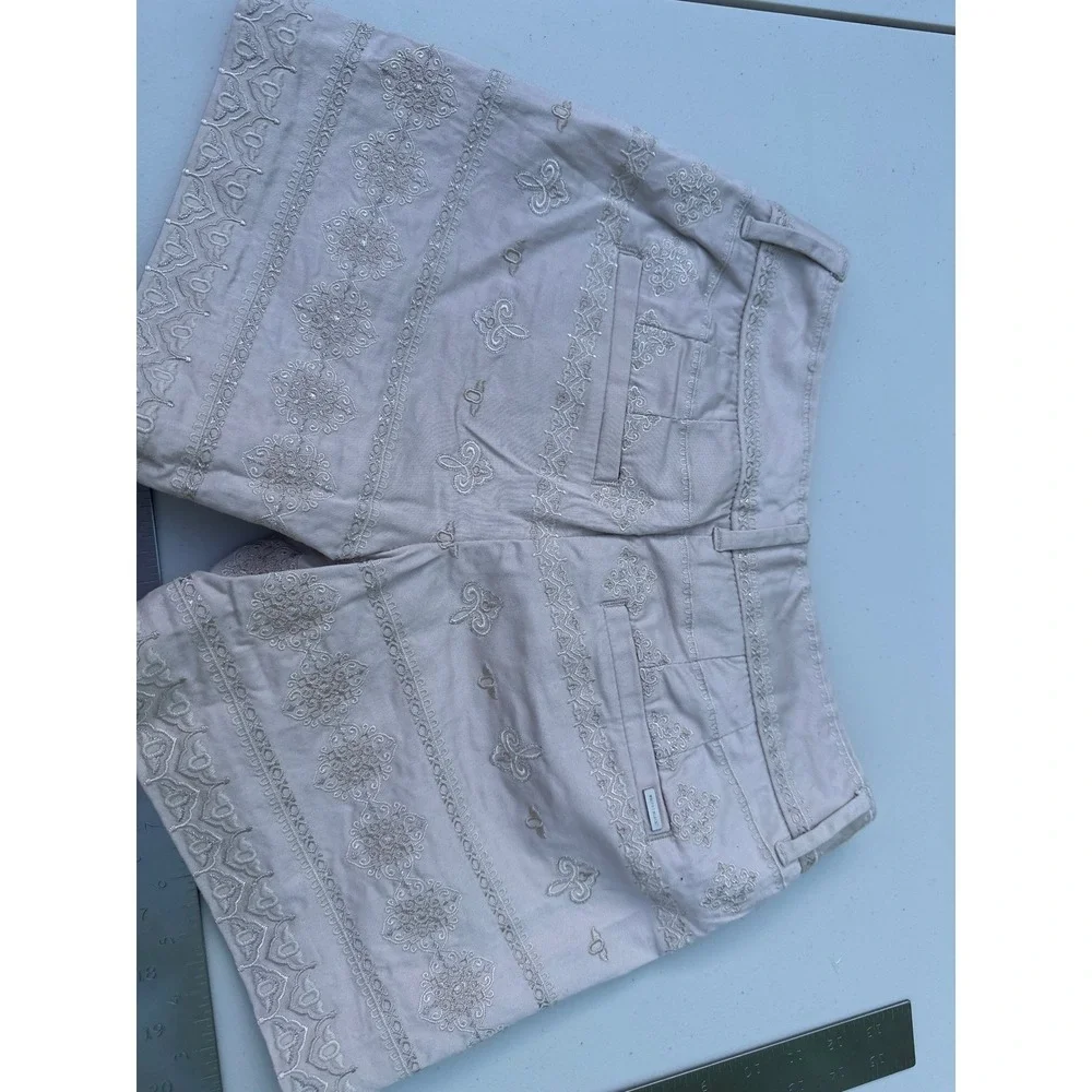 White House Black Market Embroidered Metallic Shorts Size 00‎ Champagne Pink